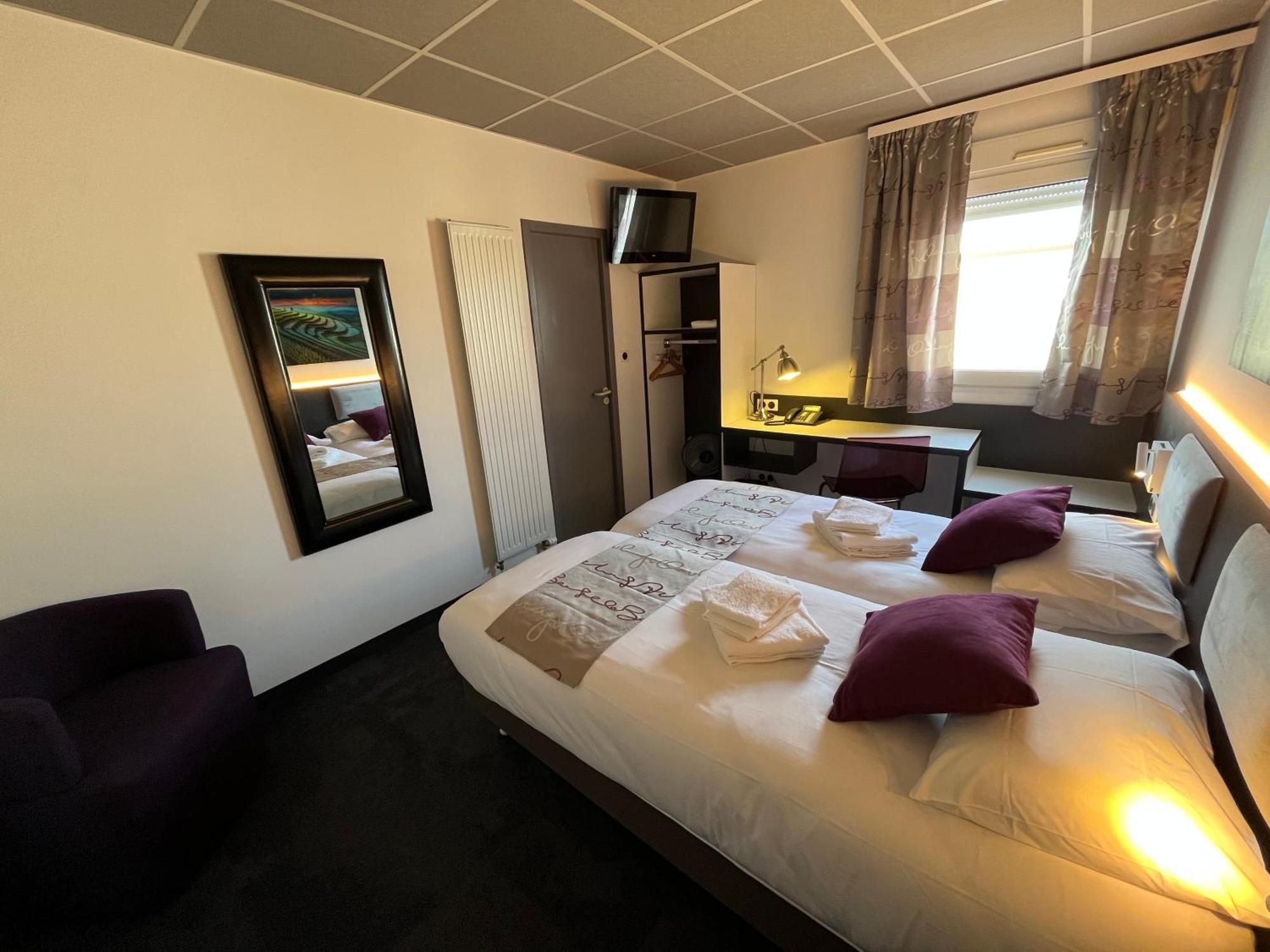 Brit Hotel Le 브줄 외부 사진