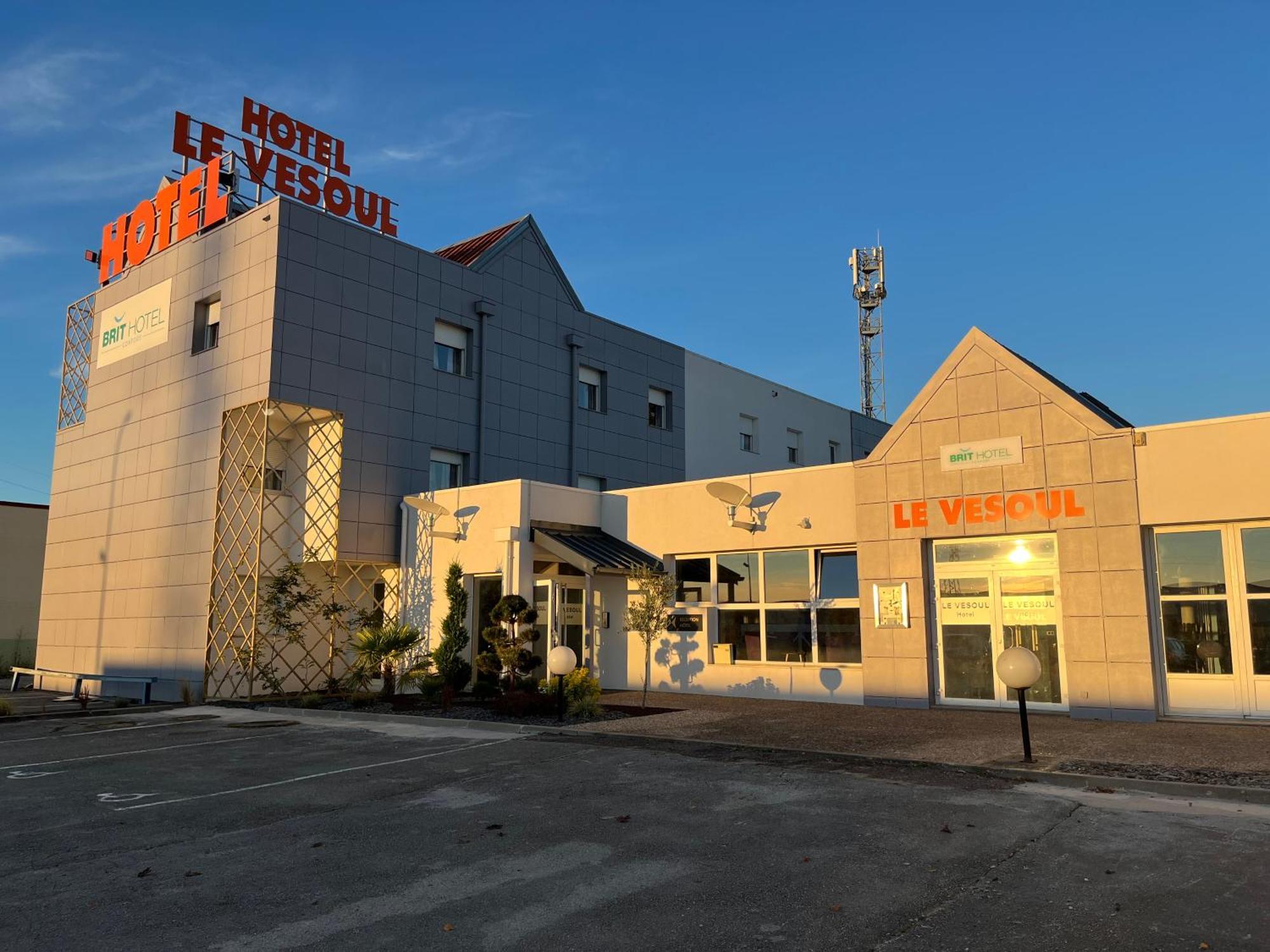 Brit Hotel Le 브줄 외부 사진