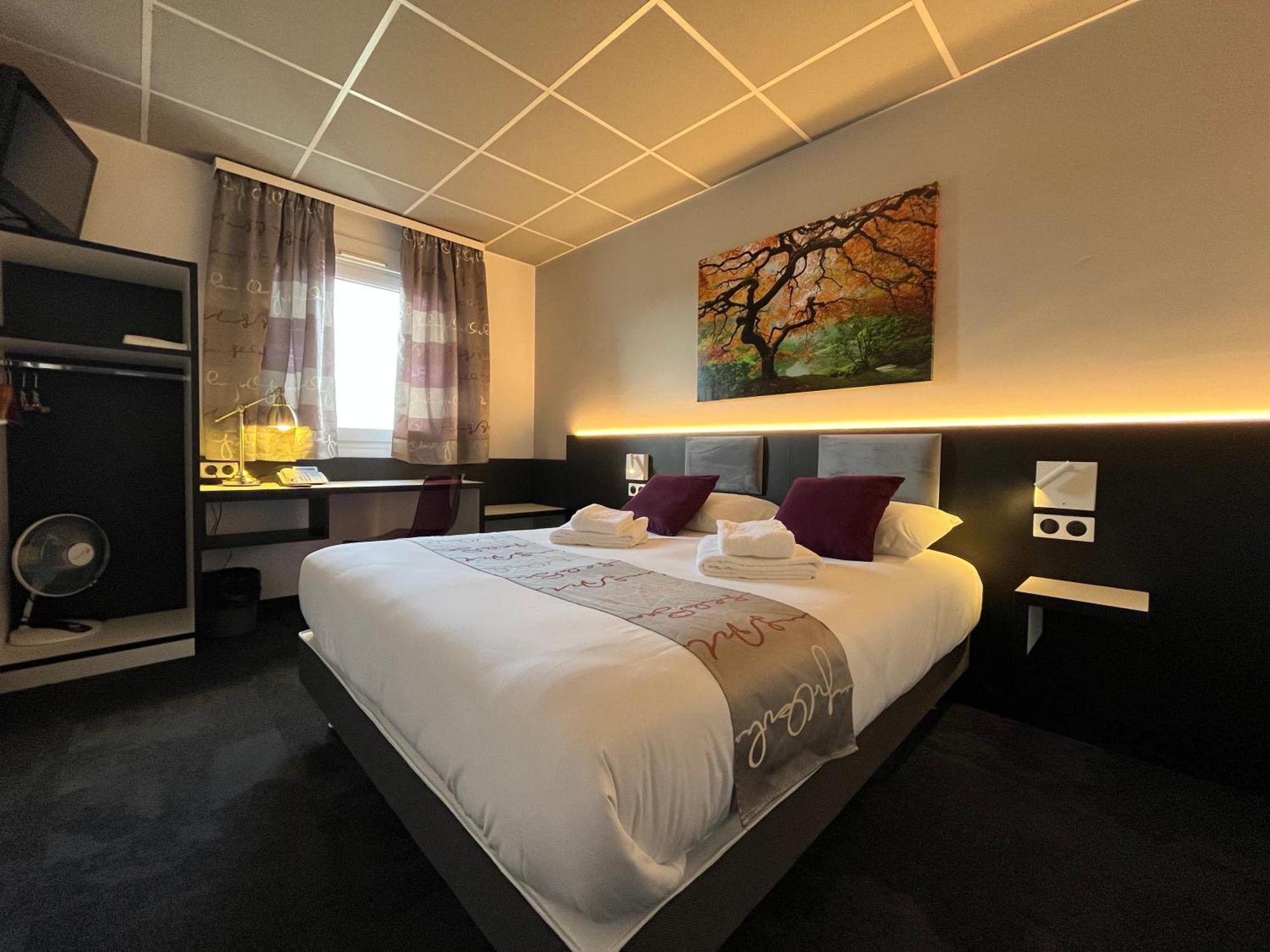 Brit Hotel Le 브줄 외부 사진