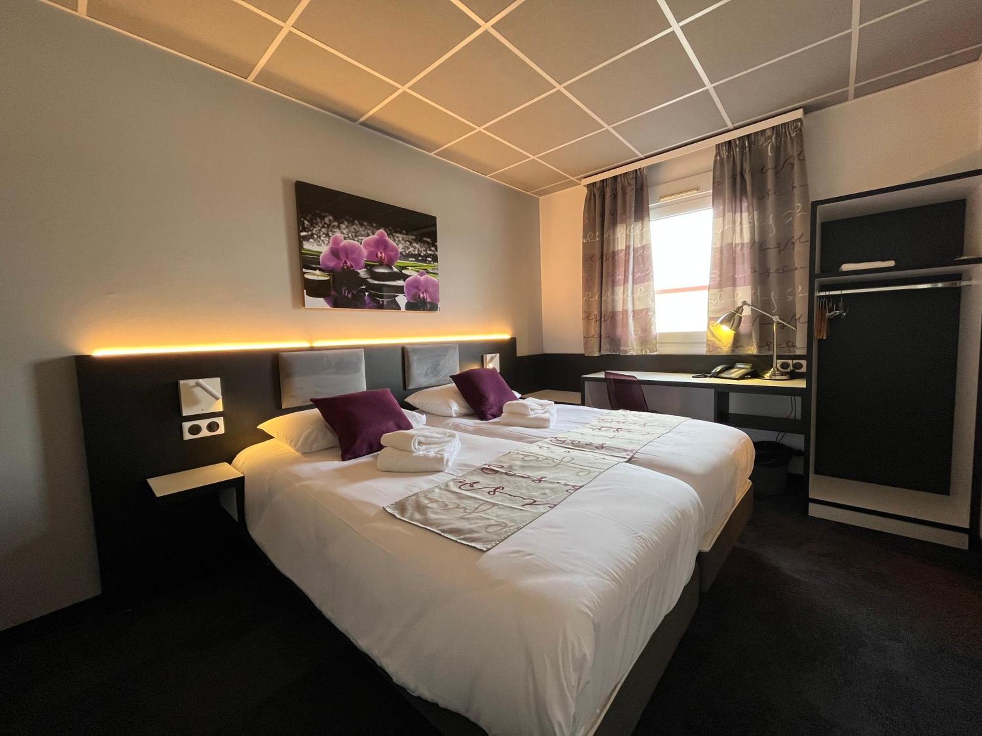 Brit Hotel Le 브줄 외부 사진