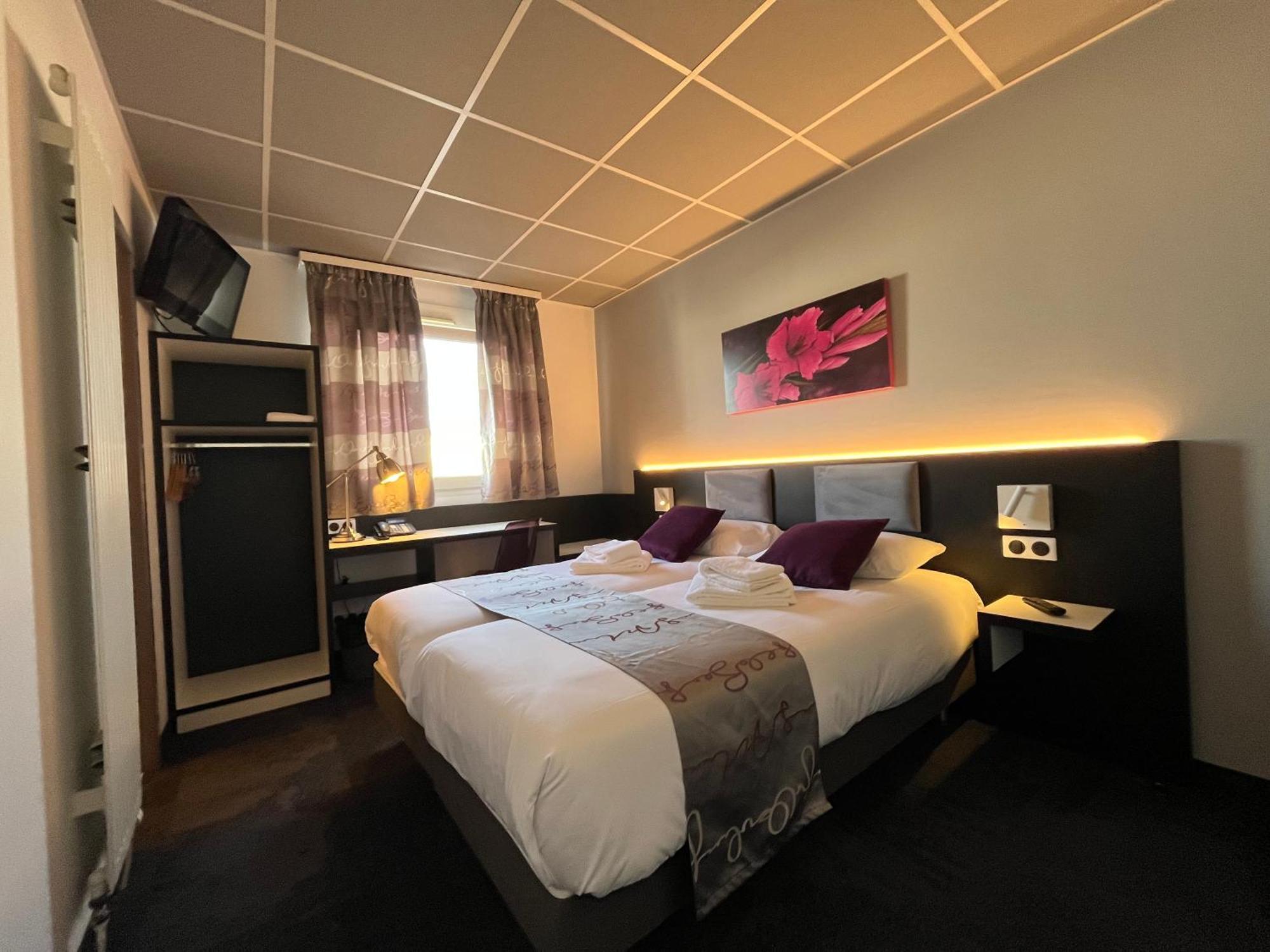 Brit Hotel Le 브줄 외부 사진